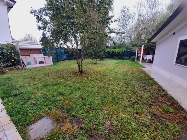 Villa singola con Dependance - immagine 10