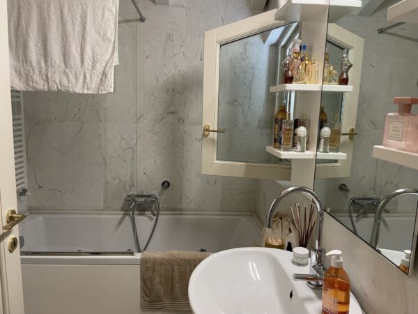Villa singola con piscina - Pietrasanta - immagine 8